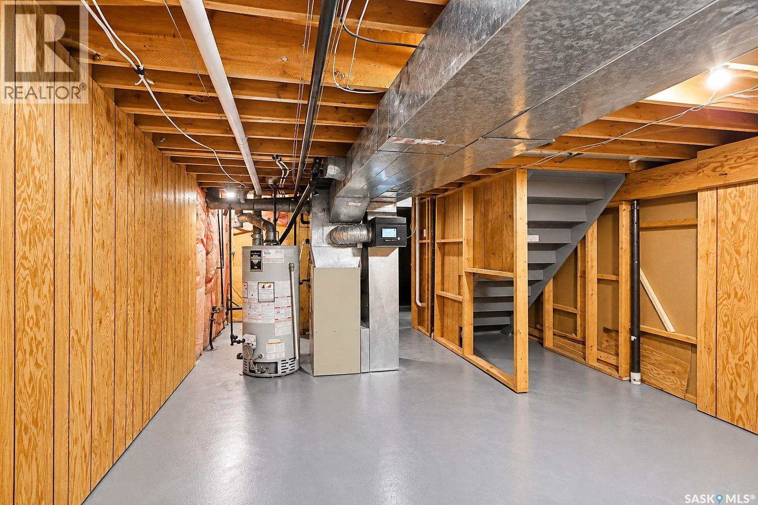 910 DEVONSHIRE DRIVE N - Image 33