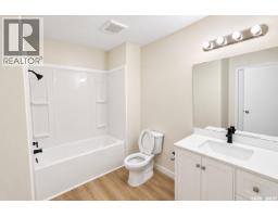 910 Devonshire Drive N, Regina, SK S4X2L8 Photo 13