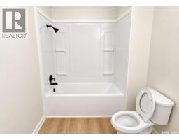 910 Devonshire Drive N, Regina, SK S4X2L8 Photo 14
