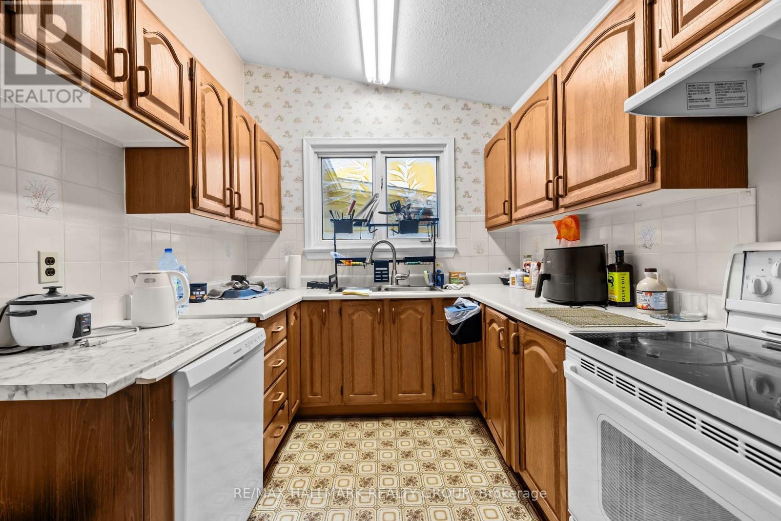 11 BOBCAT WAY STREET, Ottawa. Luxury613. By Peter Sagos - Image 19