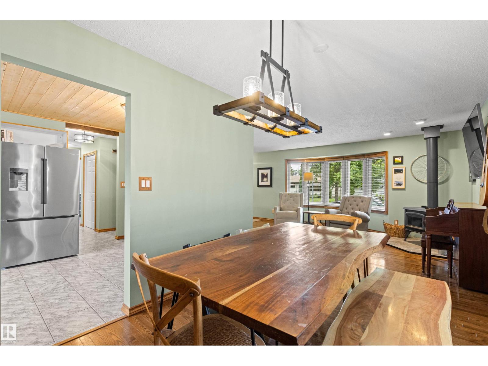 9730 154 ST NW - 10