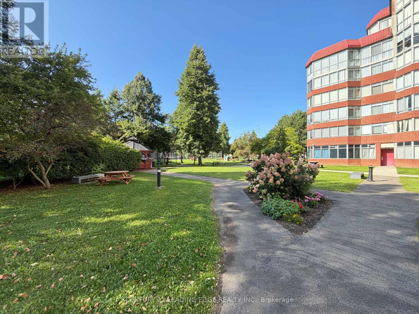 #422 11753 SHEPPARD AVENUE E - Image 37