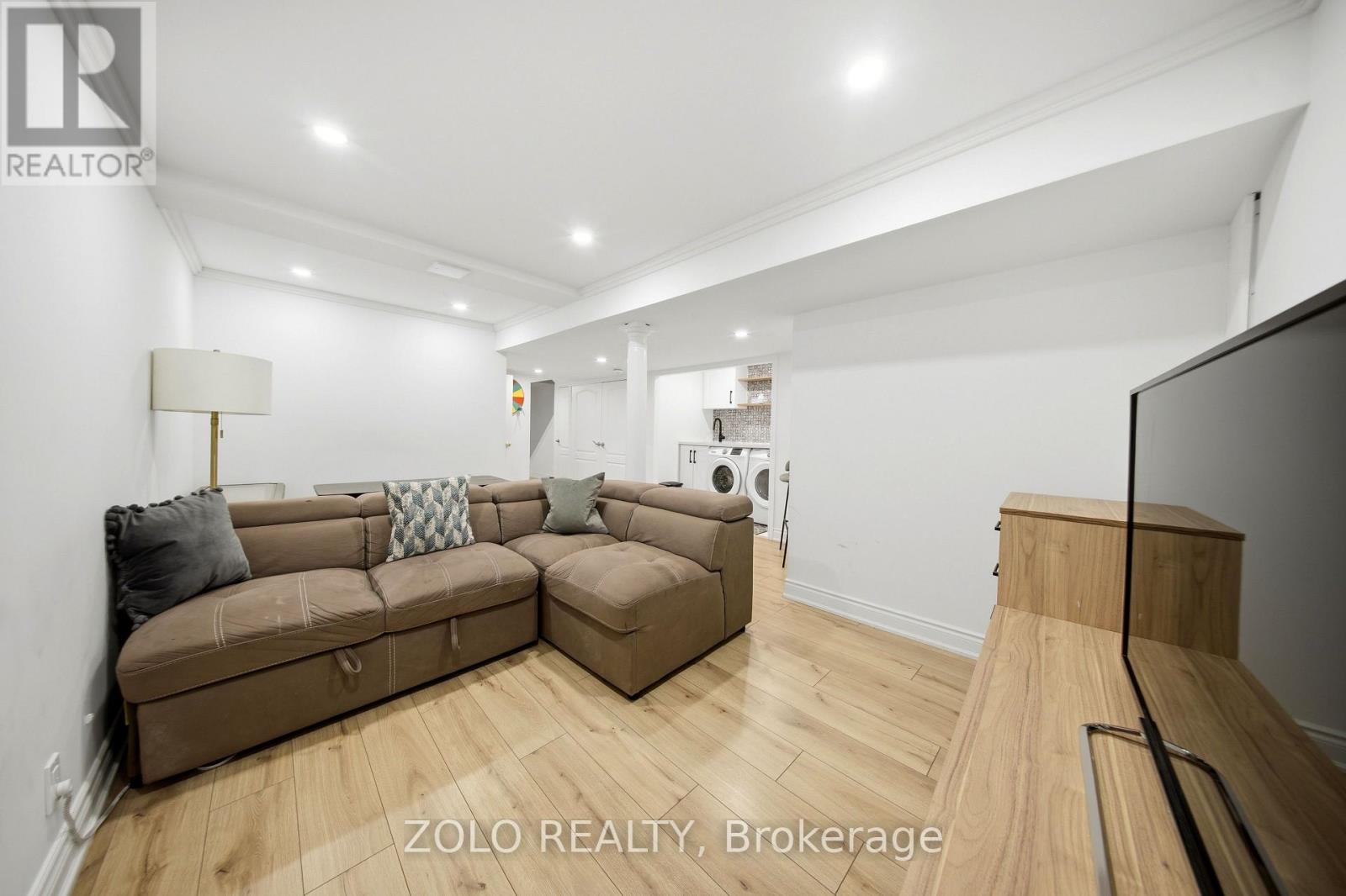 106 ROSANNA CRESCENT - 35