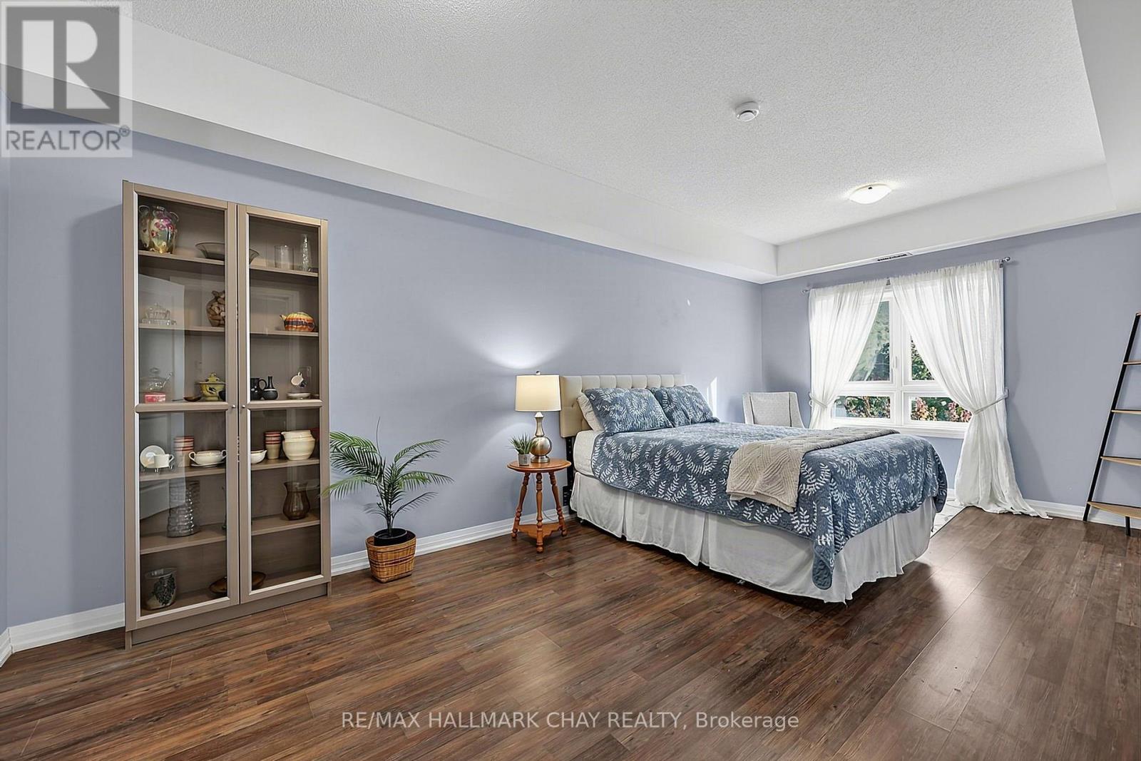 #210 161 WELLINGTON STREET E - 20