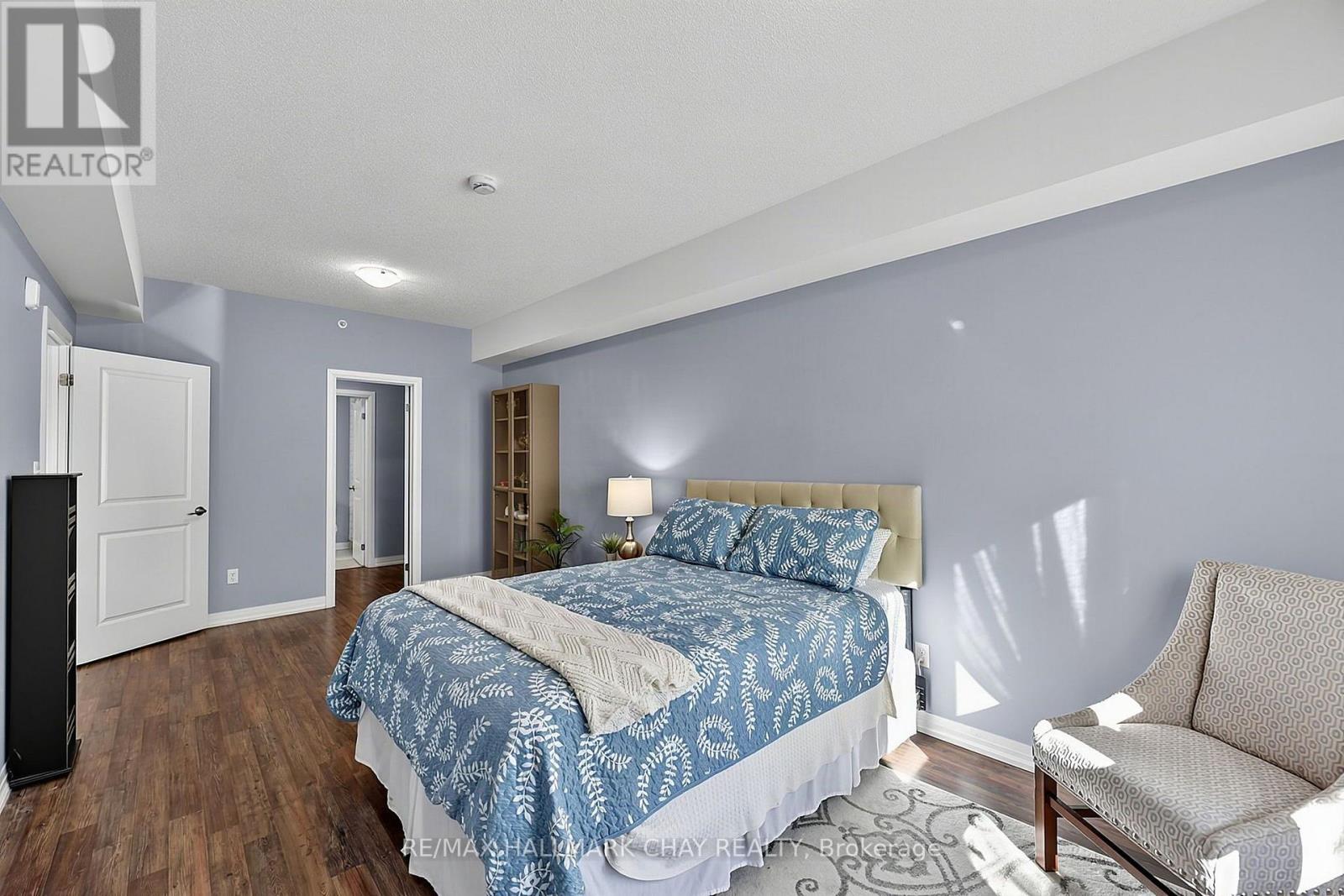 #210 161 WELLINGTON STREET E - 21