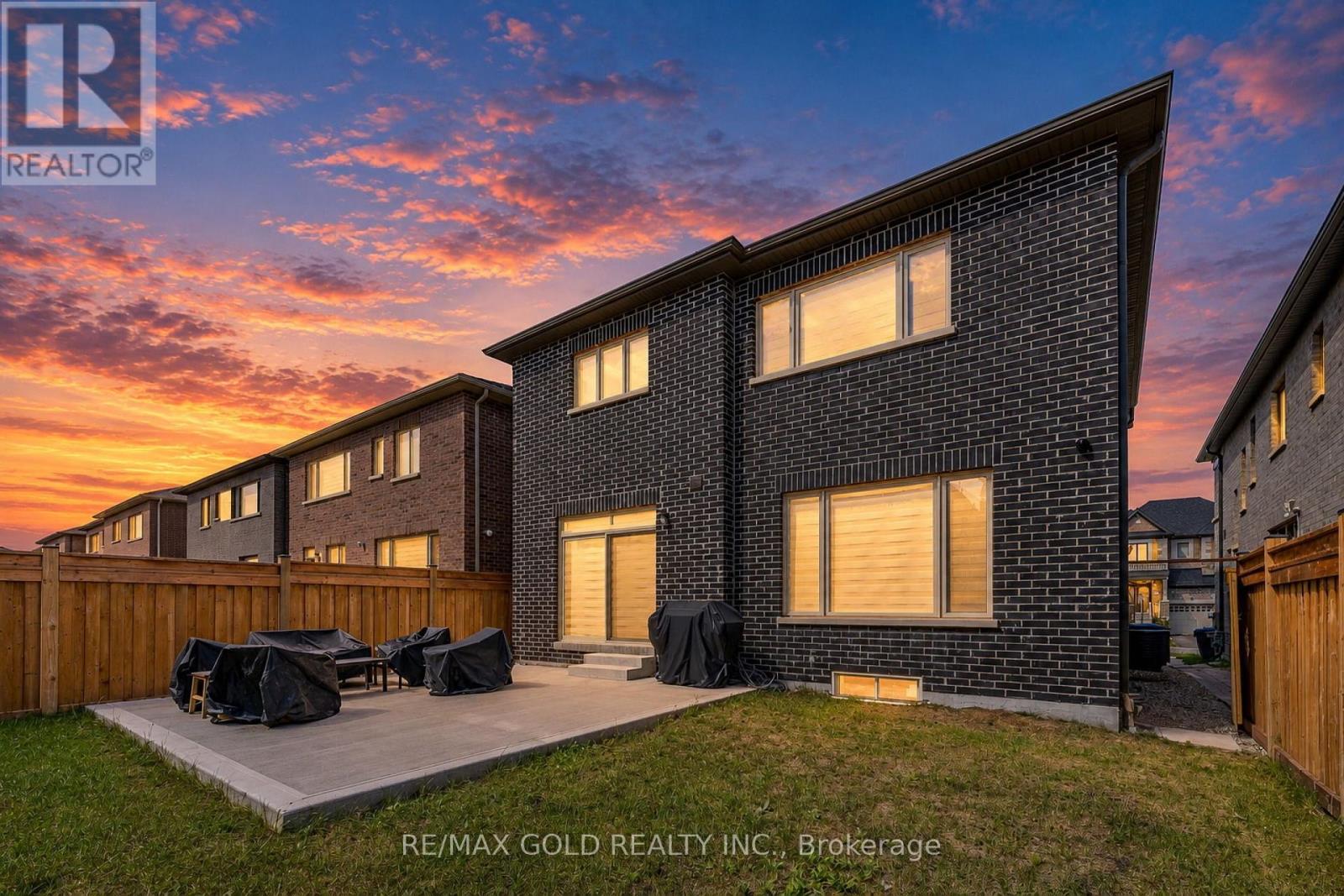 19 TRELLANOCK ROAD - Image 40