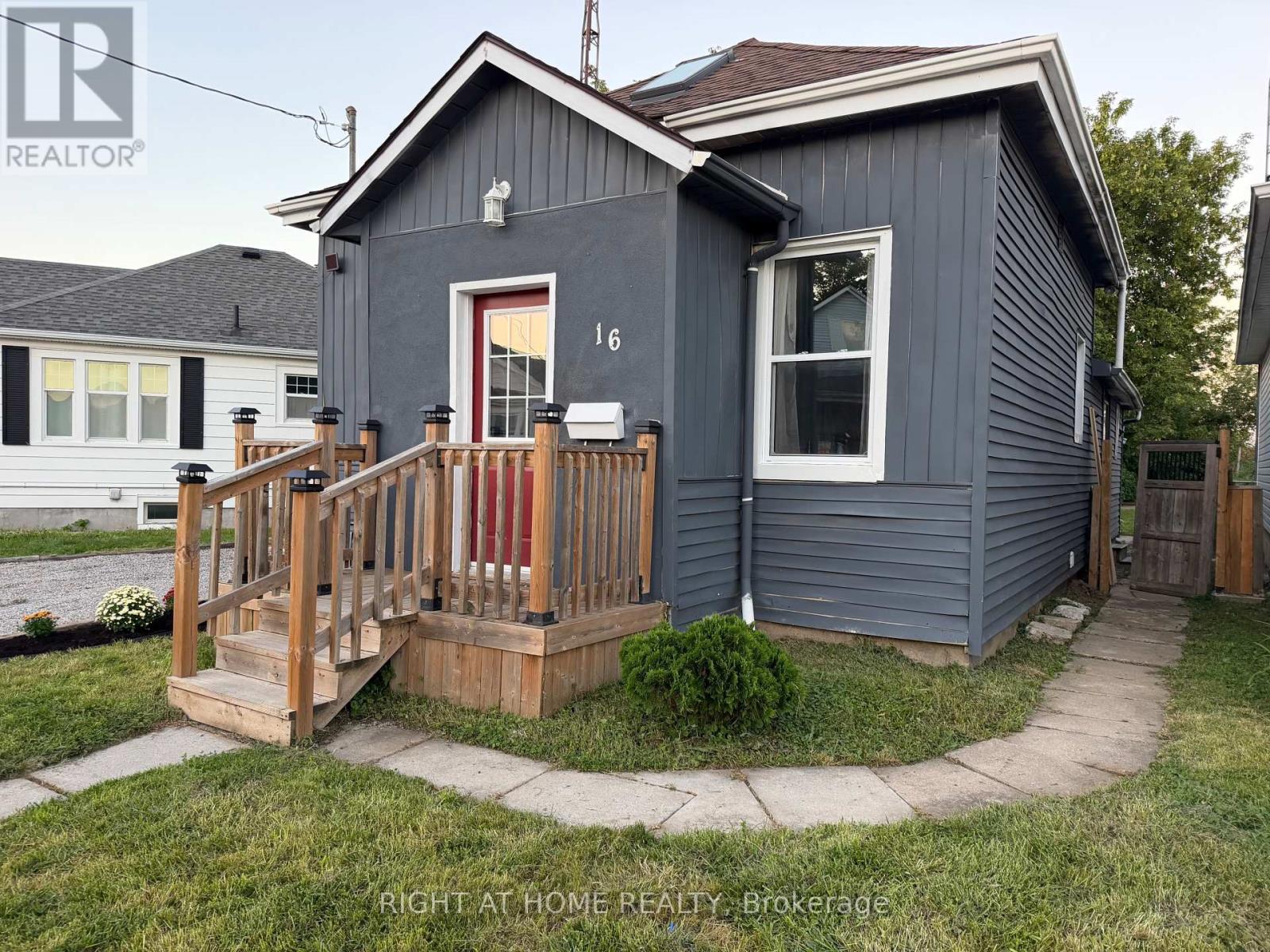 16 EAST STREET E, St. Catharines (E. Chester) — photo 3