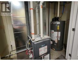 3pc Bathroom - 401 22 Avenue Ne, Calgary, AB T2E1T8 Photo 14