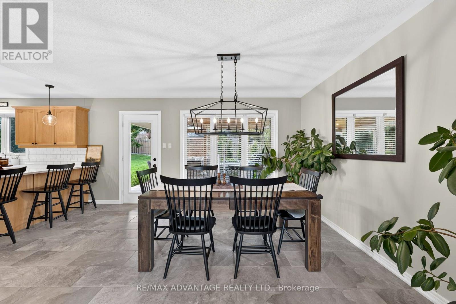 37 CALVERT LANE - Image 17