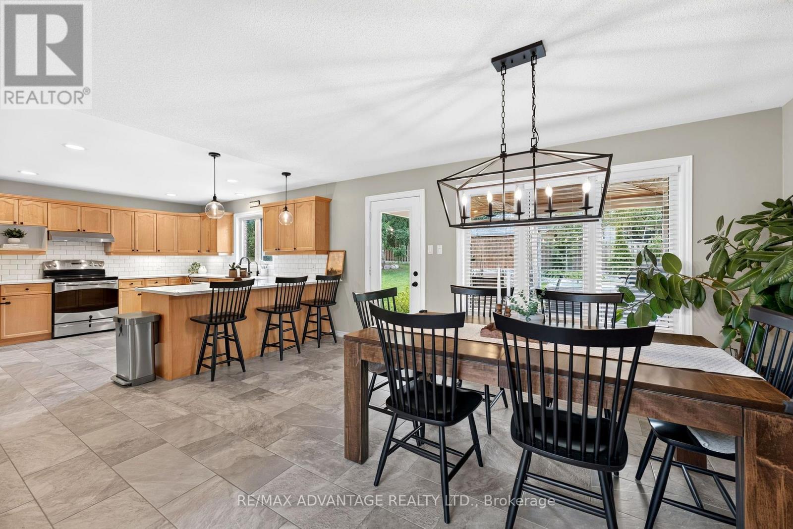 37 CALVERT LANE - Image 18
