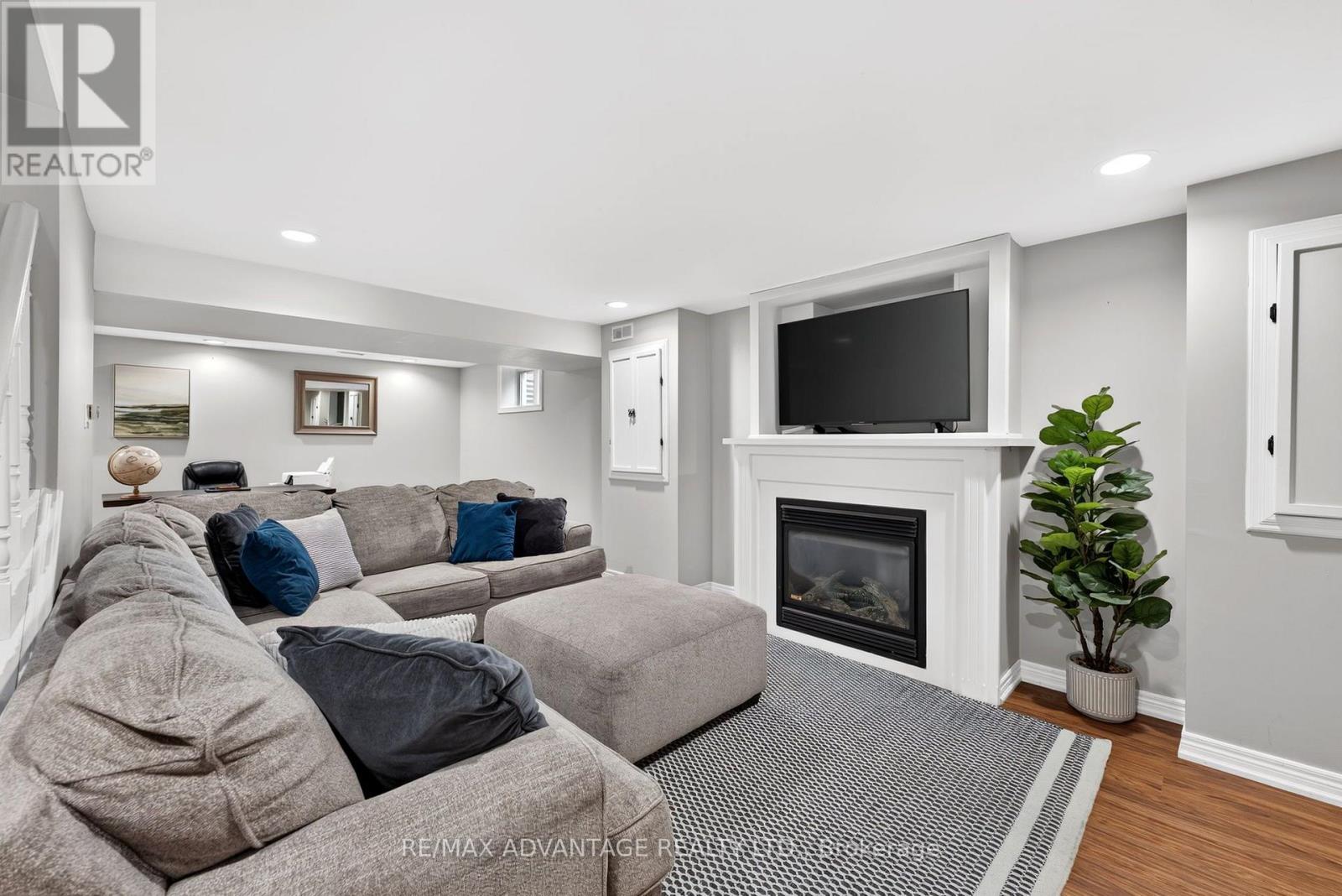 37 CALVERT LANE - Image 35