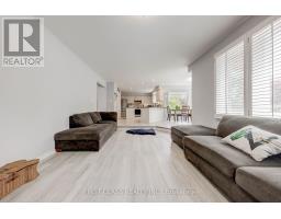 449 Alex Doner Drive, Newmarket, ON L3X1C3 Photo 10
