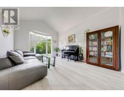 449 Alex Doner Drive, Newmarket, ON L3X1C3 Photo 17