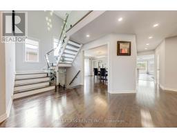 449 Alex Doner Drive, Newmarket, ON L3X1C3 Photo 6