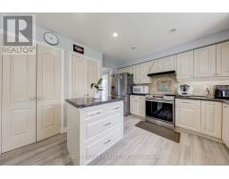 449 Alex Doner Drive, Newmarket, ON L3X1C3 Photo 8