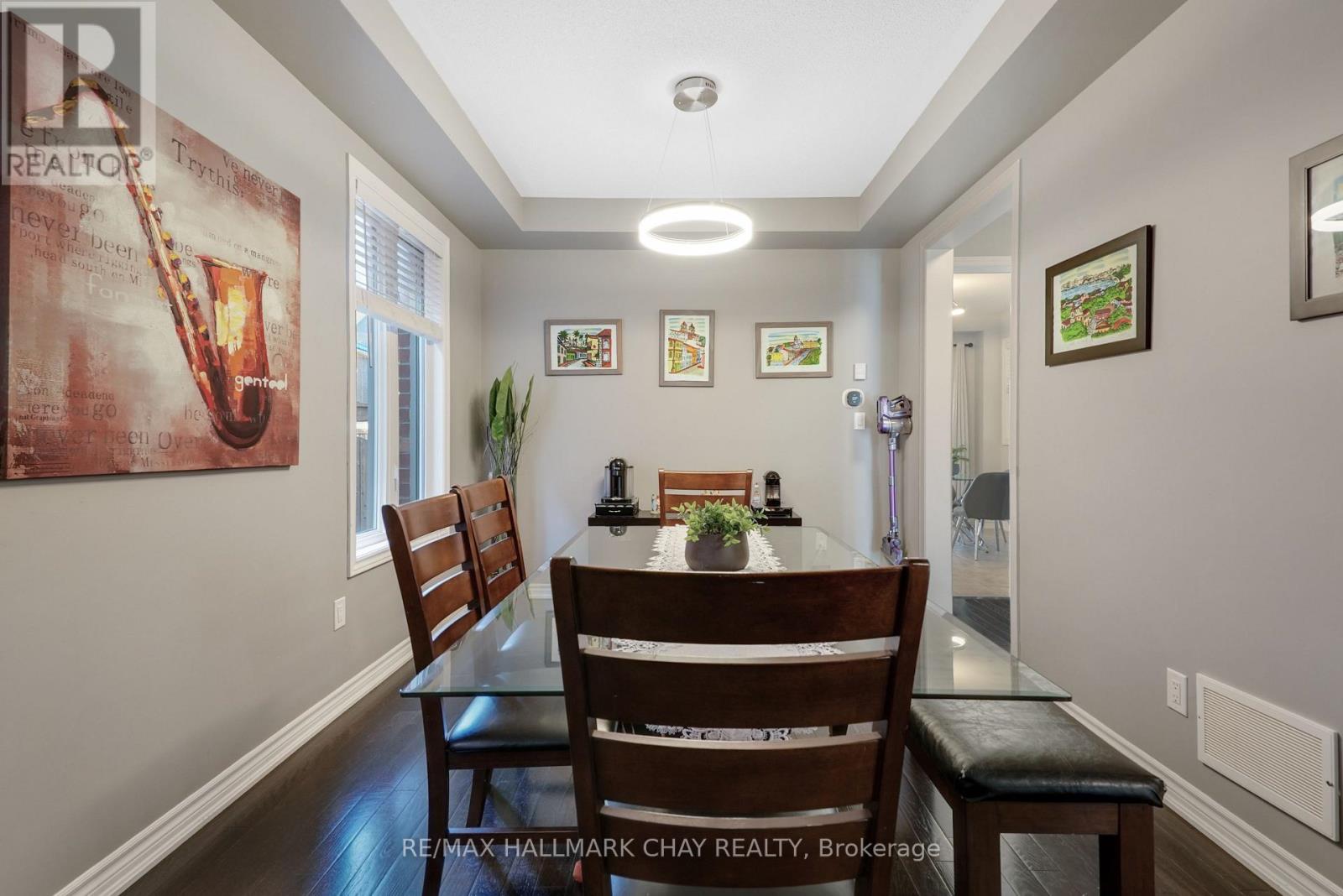 2199 DAWSON CRESCENT - 10