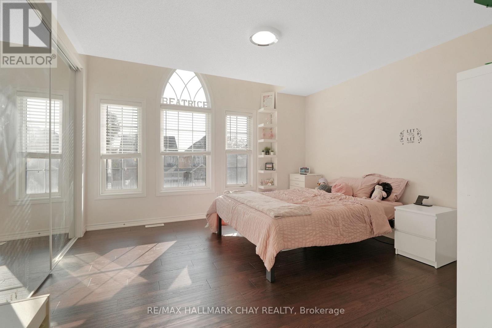 2199 DAWSON CRESCENT - 18