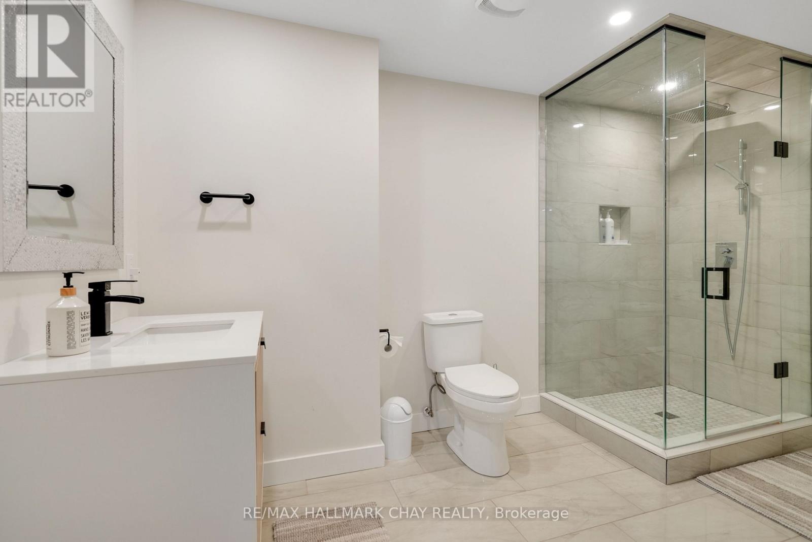 2199 DAWSON CRESCENT - 25