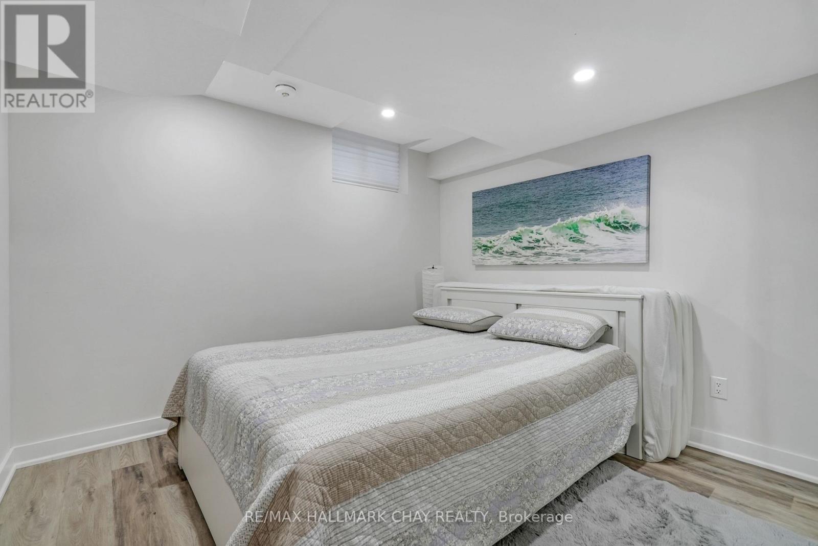 2199 DAWSON CRESCENT - 27