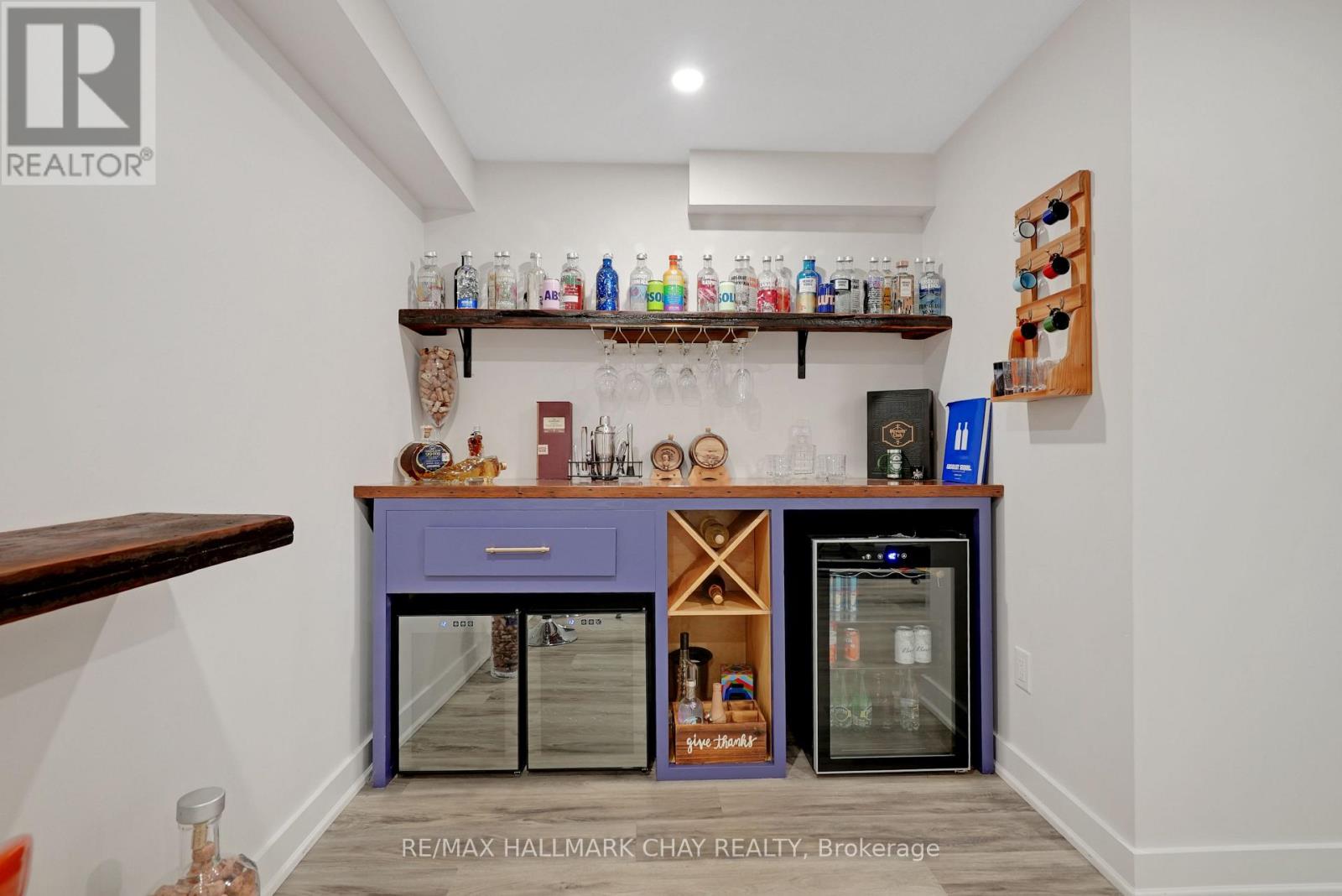2199 DAWSON CRESCENT - 28