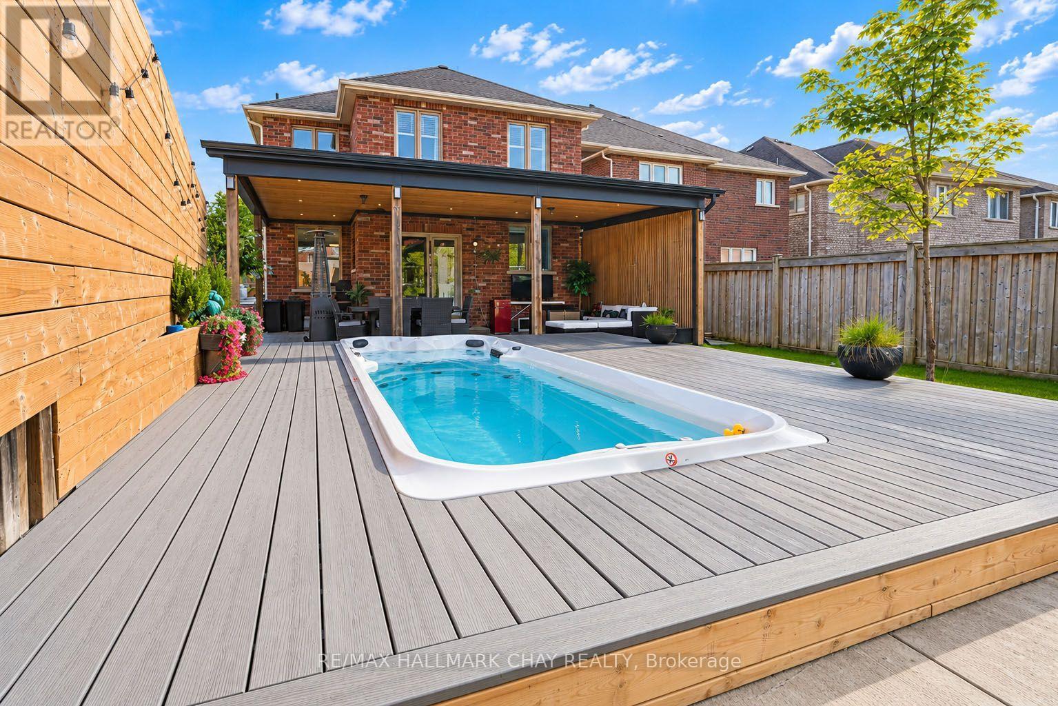 2199 DAWSON CRESCENT - 3