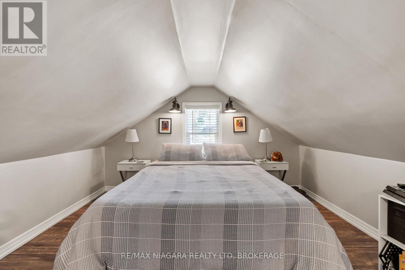 75 KNOLL STREET - 13