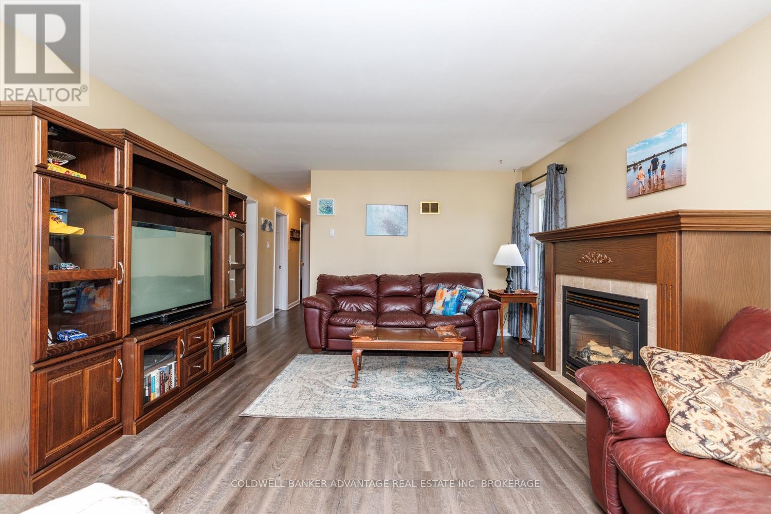 466 SUGARLOAF STREET - Image 10