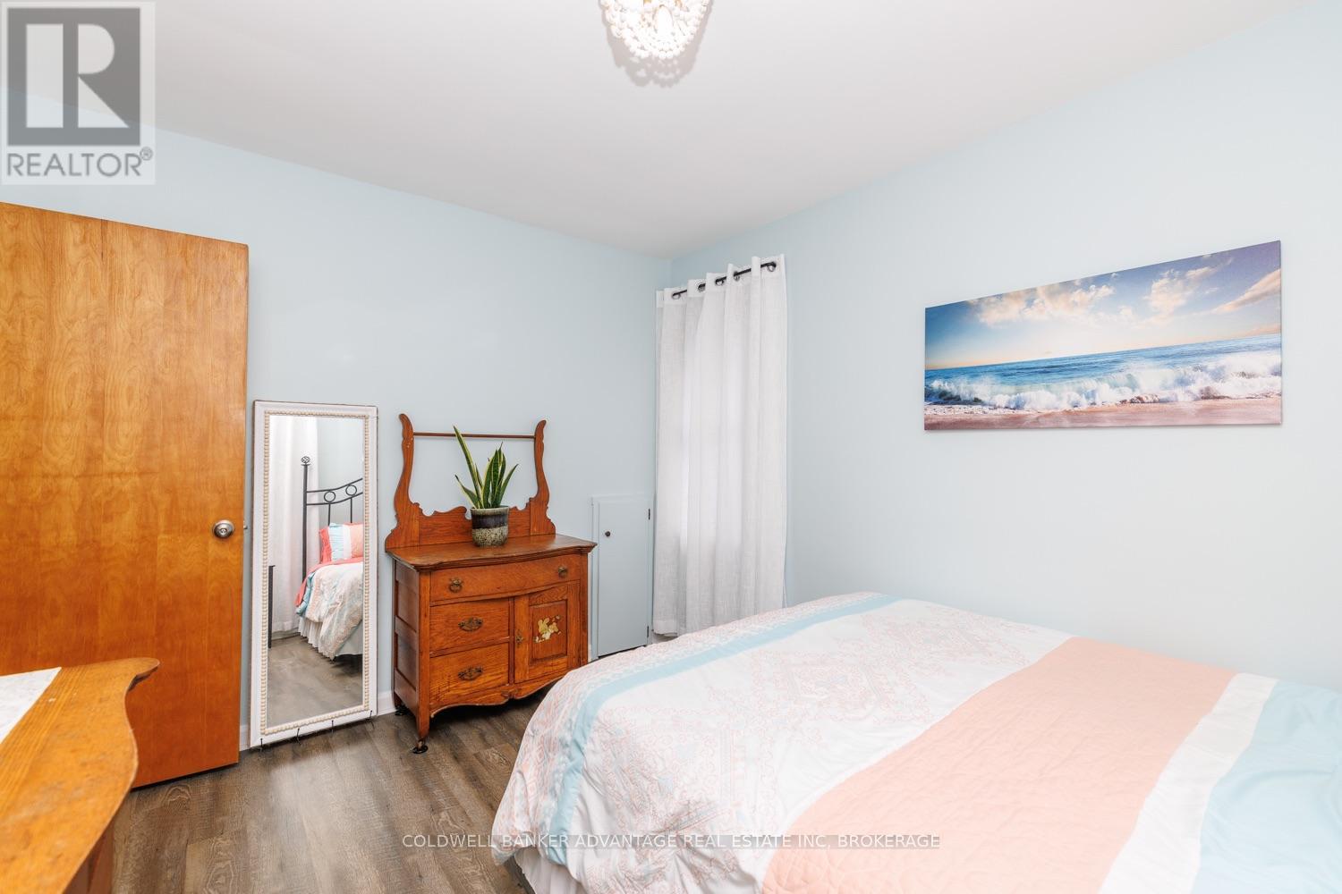 466 SUGARLOAF STREET - Image 18