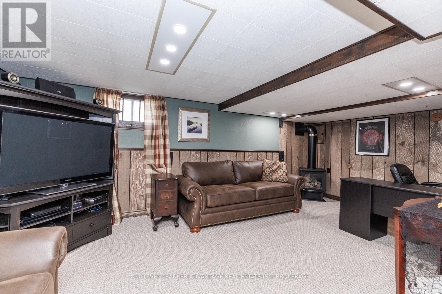 466 SUGARLOAF STREET - Image 26