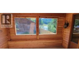 9841 Talbot Road, Nelway, BC V0G1Z0 Photo 32