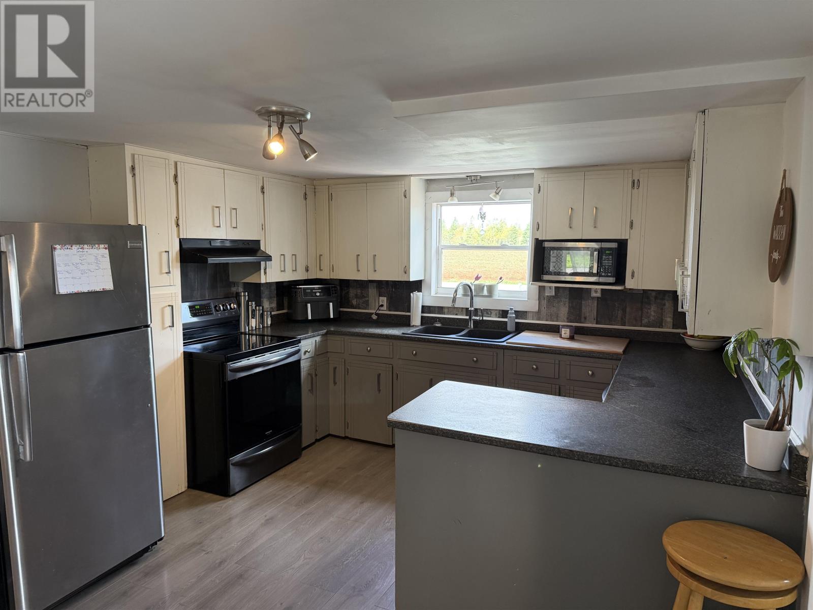 255 Dickie Rd - 15
