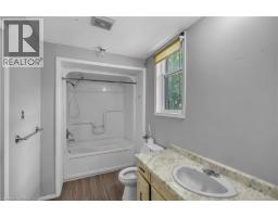 8 Victoria Street, Brantford, ON N3S3J7 Photo 28