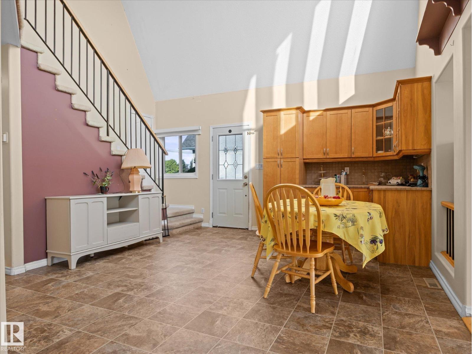 6326 50 AV - Image 9