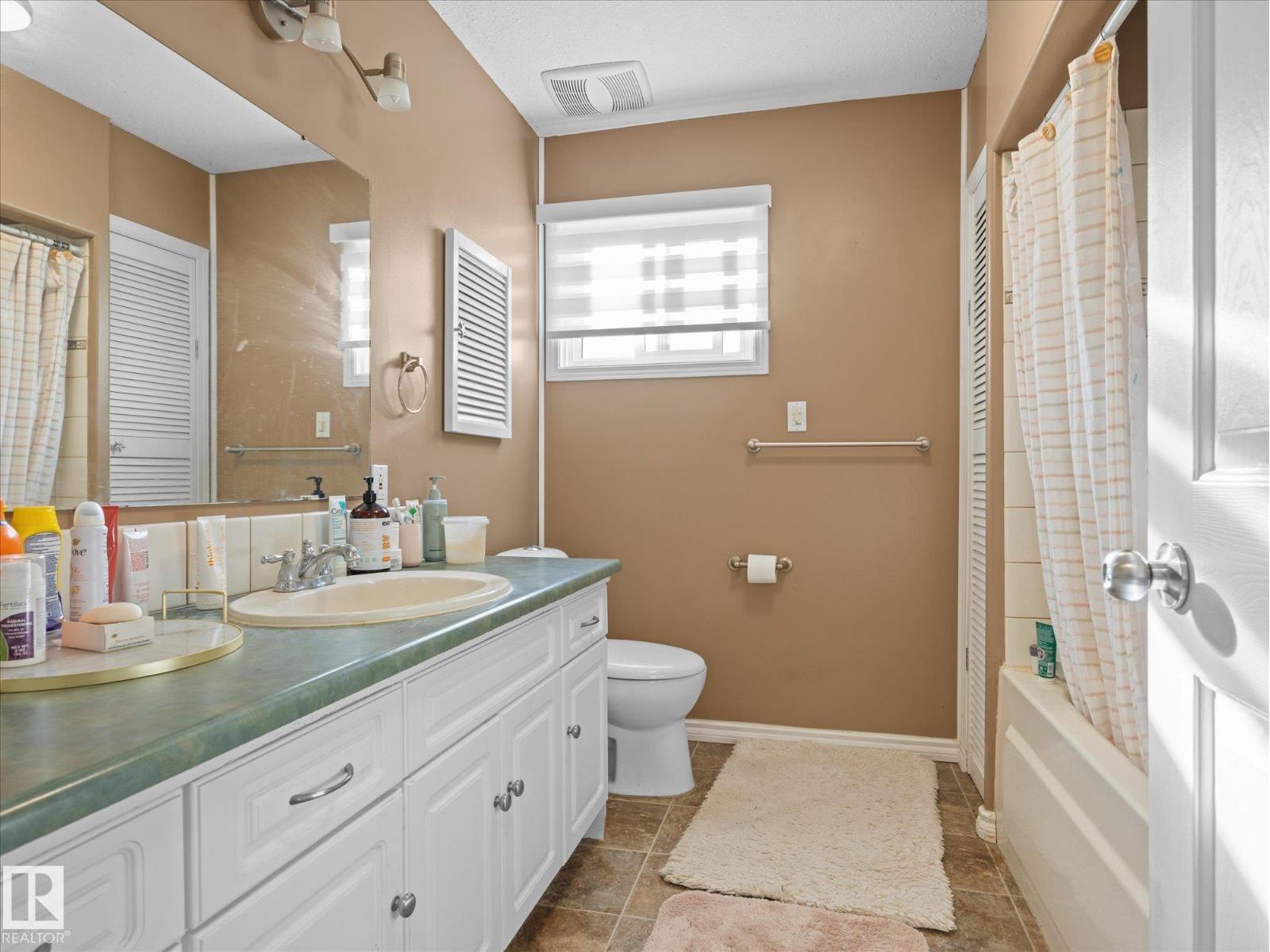 6326 50 AV - Image 21