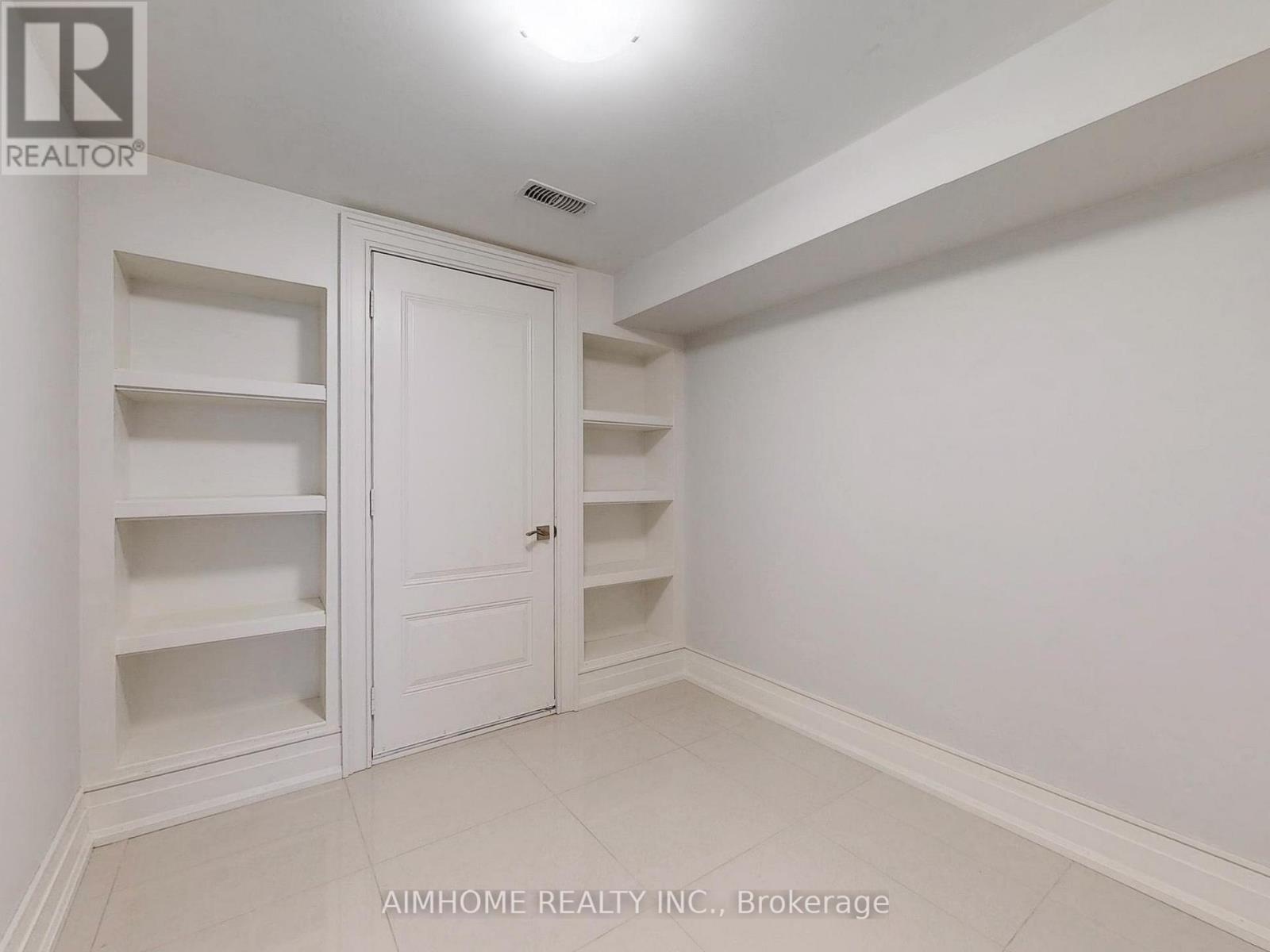 143 KINGSDALE AVENUE - 36