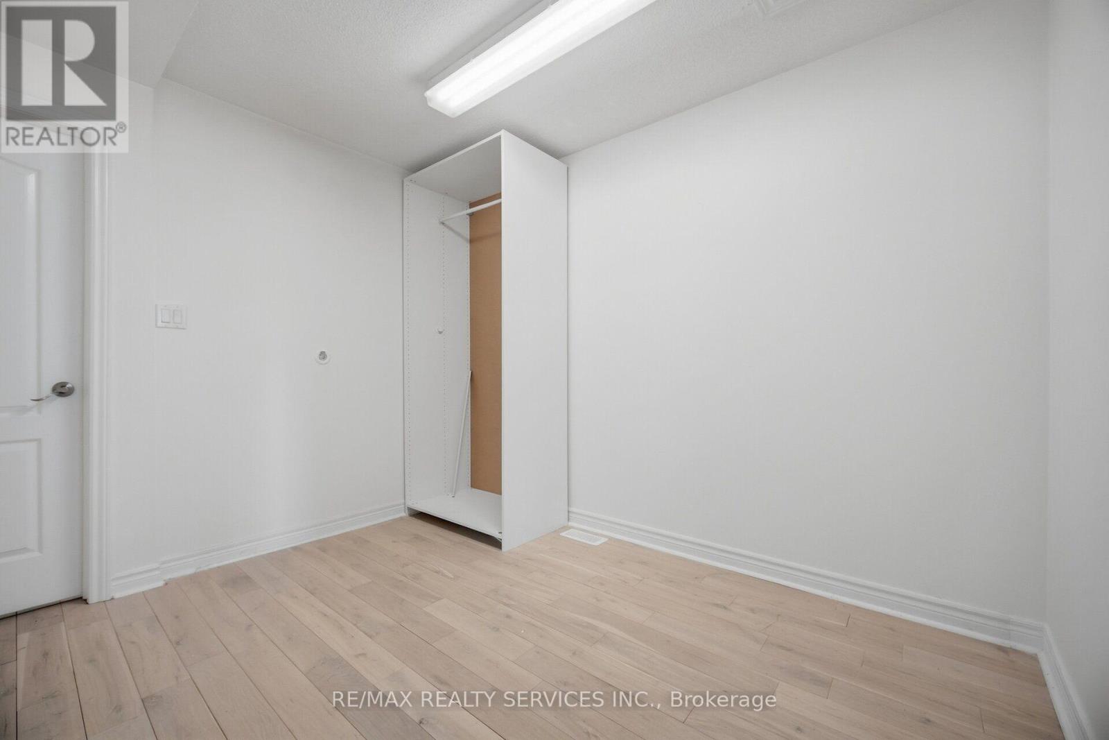 33 SEWELLS LANE - 29