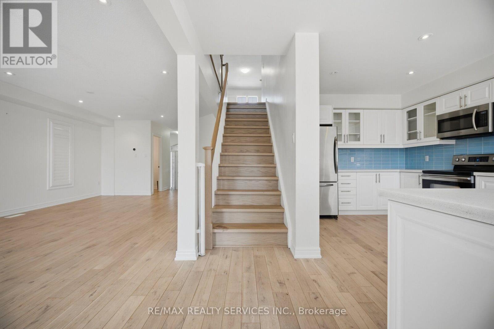 33 SEWELLS LANE - 22