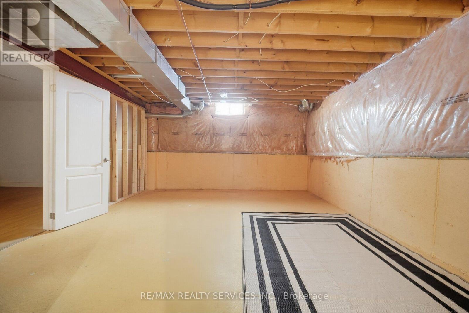 33 SEWELLS LANE - 43