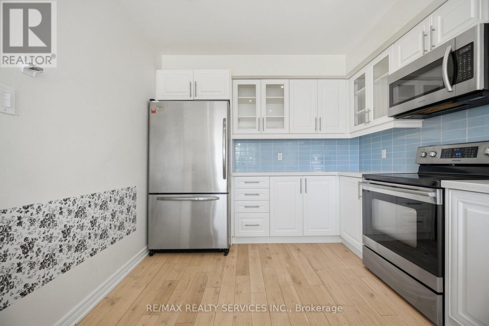 33 SEWELLS LANE - 18
