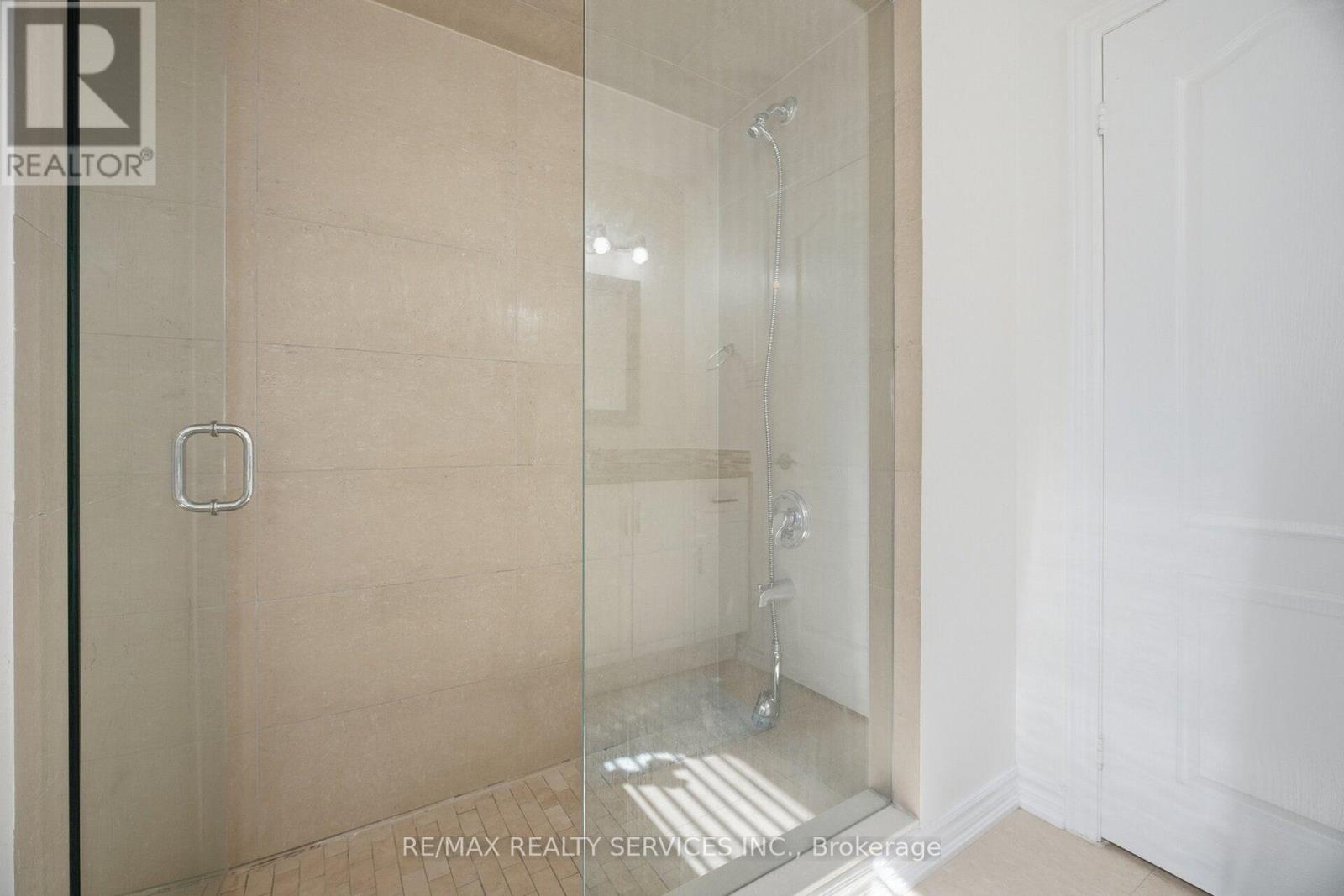33 SEWELLS LANE - 38