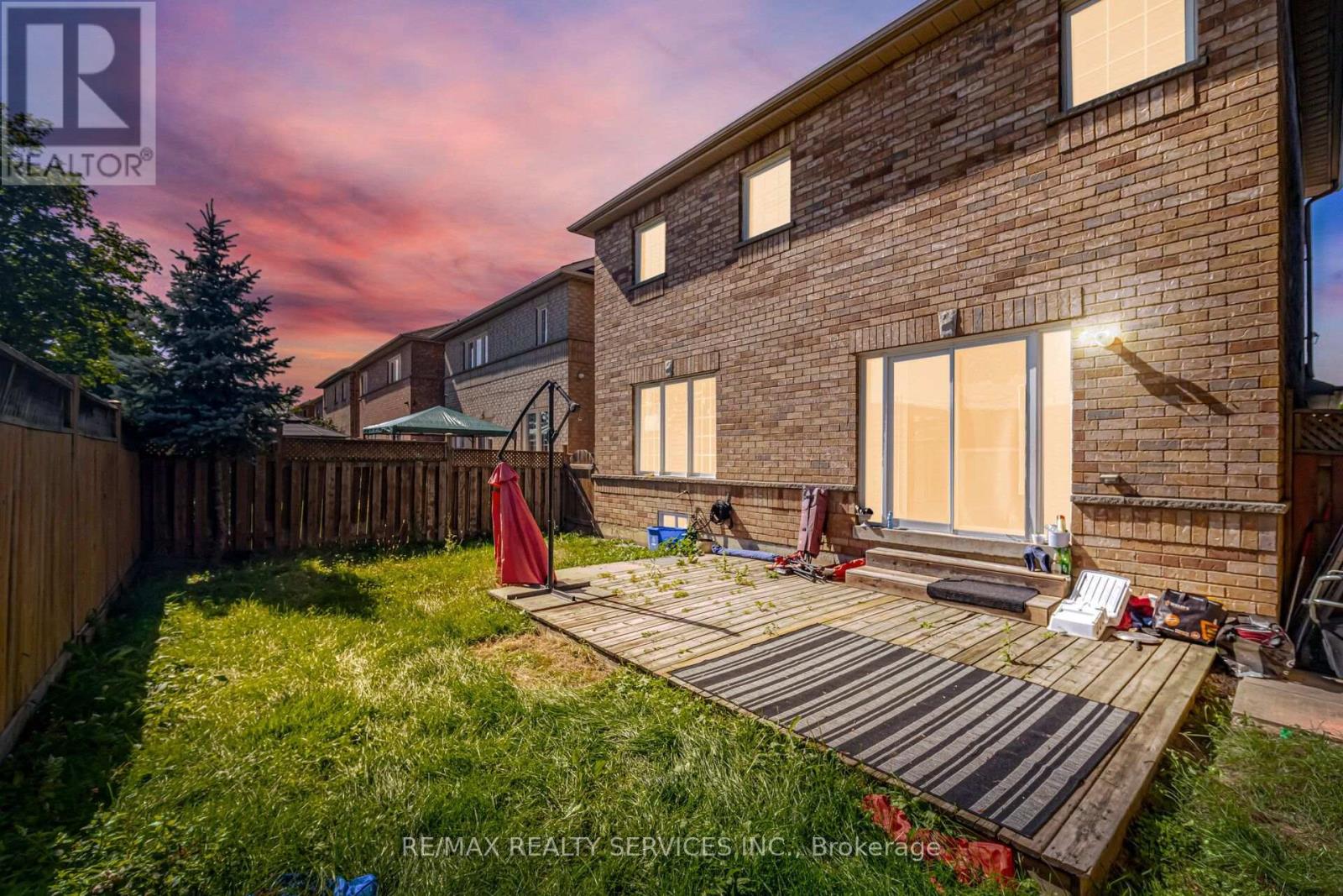 33 SEWELLS LANE - 48