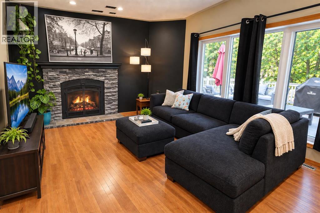 Listing photo – 101 Dickenson Crescent, Red Deer