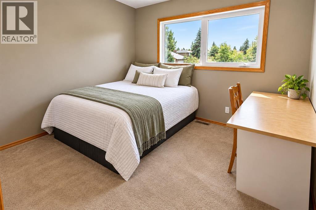 Listing photo – 101 Dickenson Crescent, Red Deer
