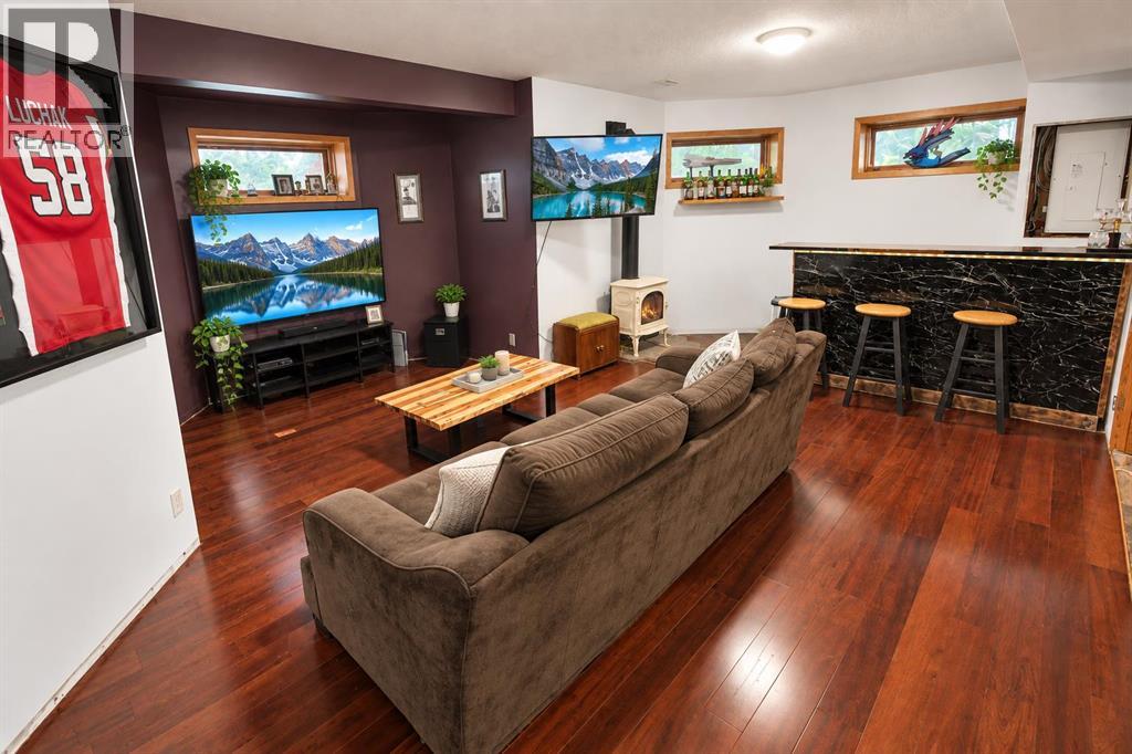 Listing photo – 101 Dickenson Crescent, Red Deer