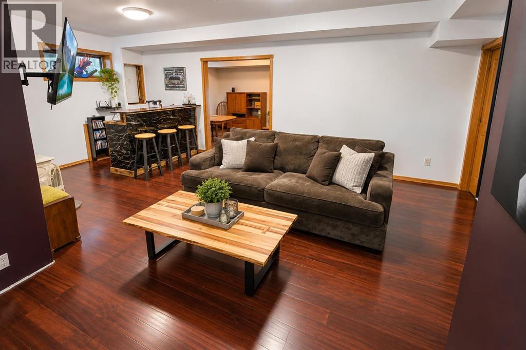 Listing photo – 101 Dickenson Crescent, Red Deer