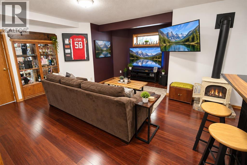 Listing photo – 101 Dickenson Crescent, Red Deer
