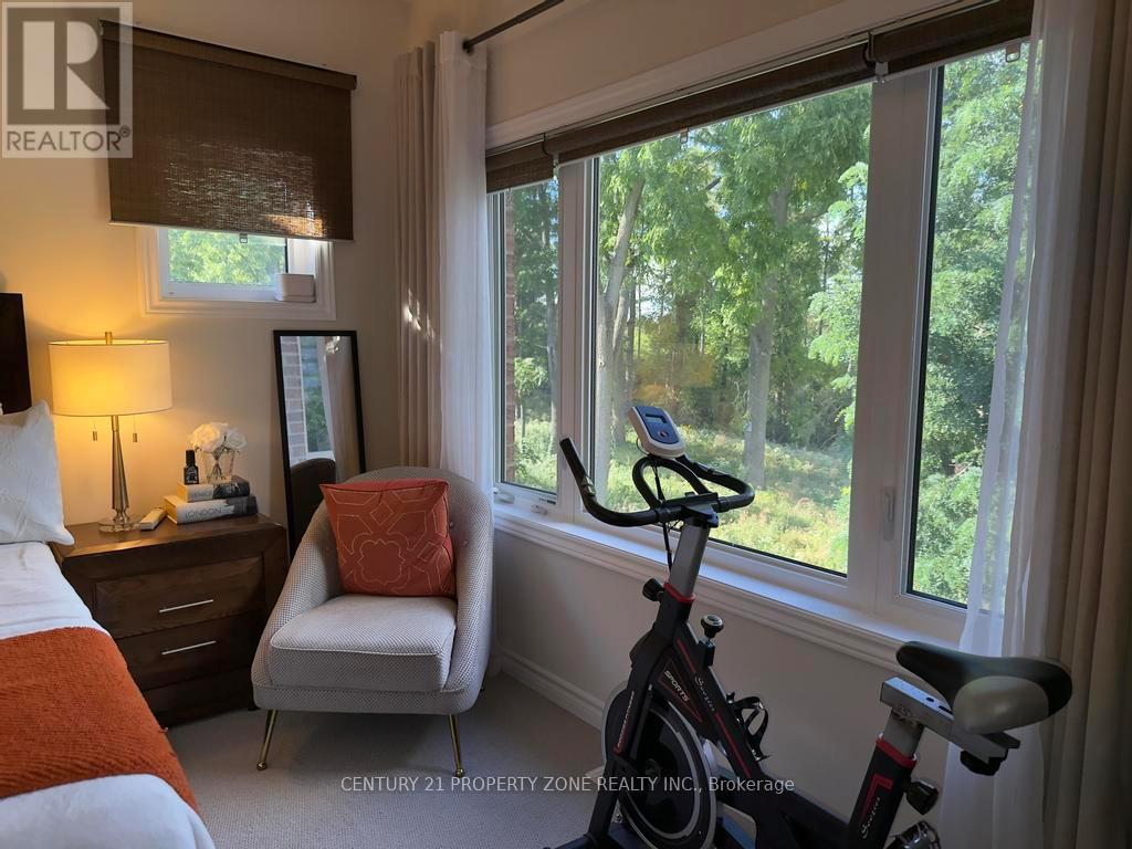 123 UPPER CANADA COURT - 17