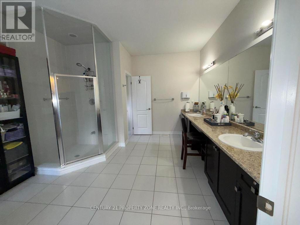123 UPPER CANADA COURT - 20
