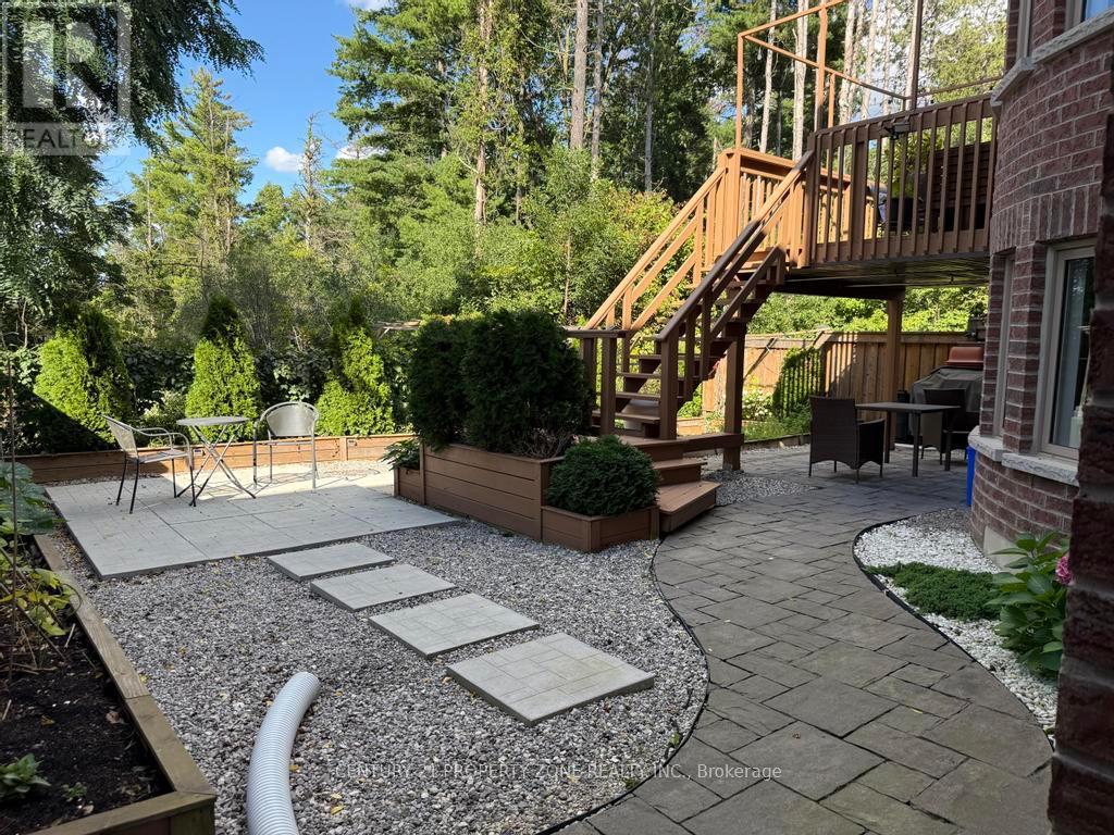 123 UPPER CANADA COURT - 38