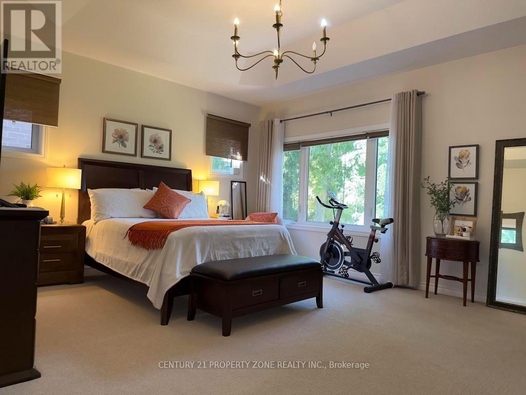 123 UPPER CANADA COURT - 18